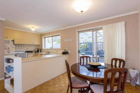 PERFECT On PYMBLE AVE - Accommodation Yamba 3