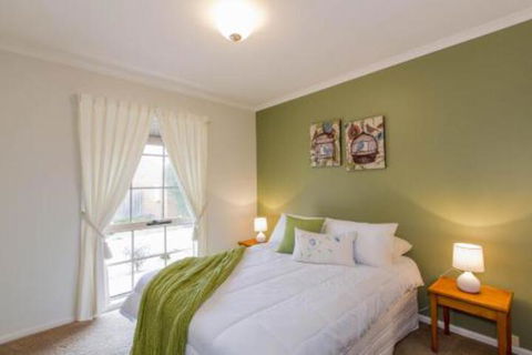 PERFECT On PYMBLE AVE - Accommodation Yamba 5