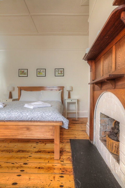 Youngs Cottage Circa: 1861 - Accommodation Yamba 6