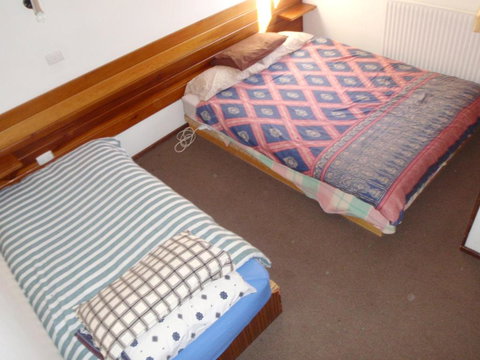 Retro 2 Bedroom & 2 Loft Apartment - Accommodation Yamba 6