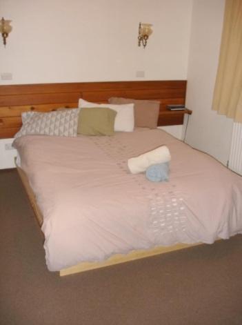 Retro 2 Bedroom & 2 Loft Apartment - Accommodation Yamba 5