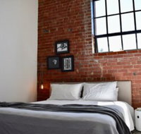 Stylish Warehouse Conversion in Heart of Fitzroy - Accommodation Yamba