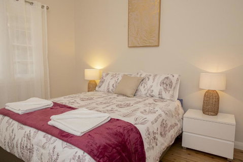 Rose Cottage Charming Double Brick Near Cook Park & CBD - Accommodation Yamba 7