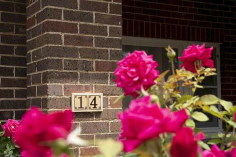 Rose Cottage Charming Double Brick Near Cook Park & CBD - Accommodation Yamba 0