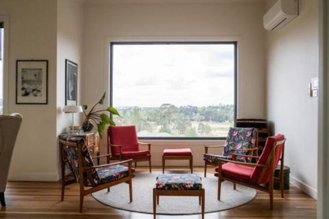 Five Bed Five Bath Five Star View 2 Mins To CBD Wentworth Estate - Accommodation Yamba 0