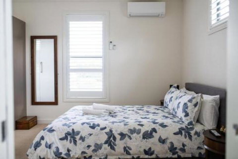 Five Bed Five Bath Five Star View 2 Mins To CBD Wentworth Estate - Accommodation Yamba 2