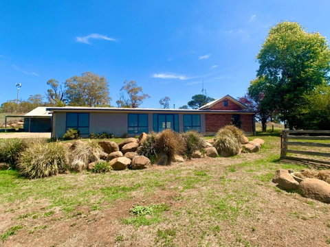 The Daydawn Dairy Perched High Simple Living & What A View! - Accommodation Yamba 7