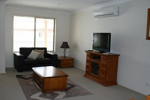 Breakaway Apartments - Accommodation Yamba 1