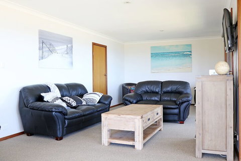 Augusta Beachfront Accommodation - Accommodation Yamba 3