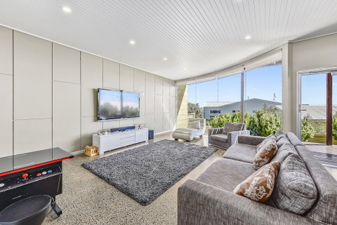 Aloha Waterfront Properties - Accommodation Yamba 6