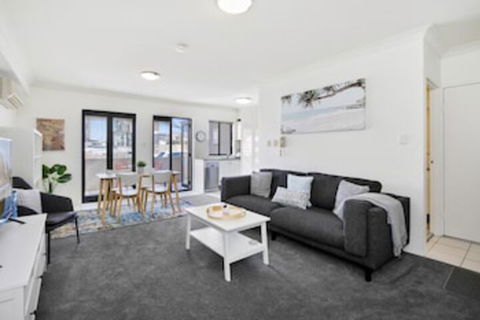 HOLT1 Crows Nest Holtermann Street - Accommodation Yamba 0