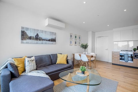Melbourne Docklands Seaview Apartment At Collins St - Accommodation Yamba 2