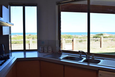 Watersun Beach House - Accommodation Yamba 4