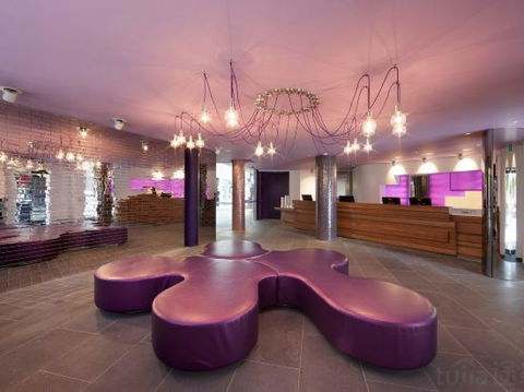 Melbourne Port Wharf Big Bed Room - Accommodation Yamba 3