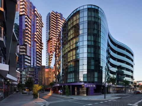 Melbourne Port Wharf Big Bed Room - Accommodation Yamba 0