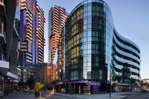 Melbourne Port Wharf Suite - Accommodation Yamba 0