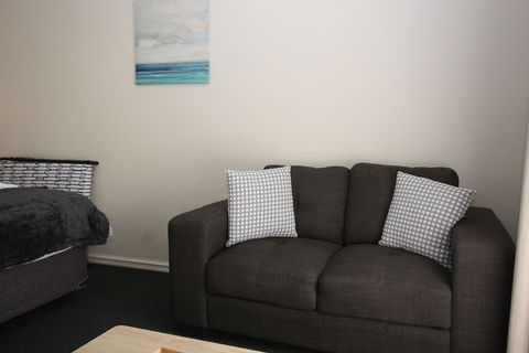 Resort Serviced Apartments - Mandurah - Accommodation Yamba 6