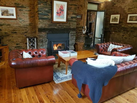 William Hunt's Retreat - Redwood Studio - Accommodation Yamba 5