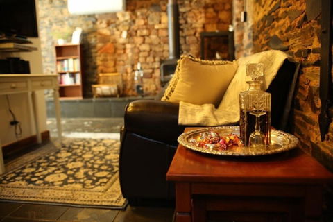 William Hunt's Retreat - Redwood Studio - Accommodation Yamba 1