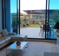 Melbourne Holiday Apartments Flinders Wharf - Accommodation Yamba