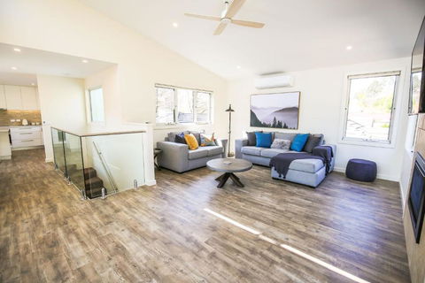 A Pear Tree Loft - Accommodation Yamba 3