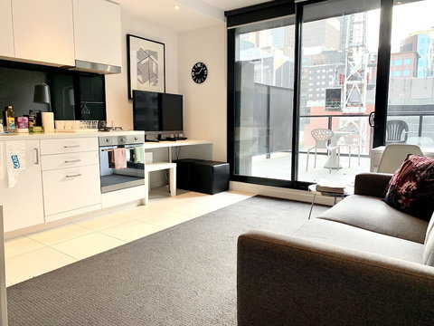 ReadySet Apartments On Little Collins - Accommodation Yamba 3