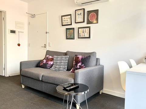 ReadySet Apartments On Little Collins - Accommodation Yamba 4