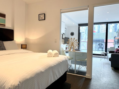 ReadySet Apartments On Little Collins - Accommodation Yamba 5