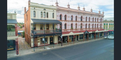 Grand & Central On George Unique Opulent - Accommodation Yamba 2