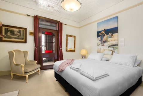 Grand & Central On George Unique Opulent - Accommodation Yamba 5