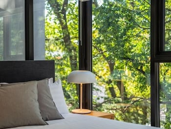 Accommodate Canberra Midnight Apartments - Accommodation Yamba 5