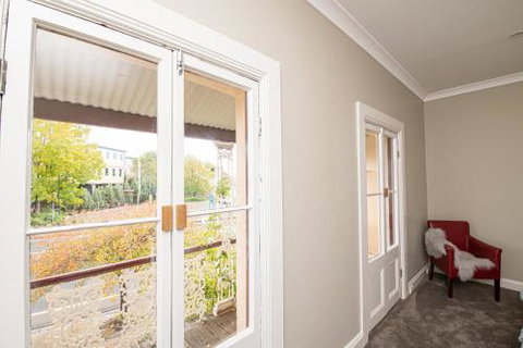 Heritage Bowen Terrace ?3 Bed 2 Bath Walk To CBD - Accommodation Yamba 0