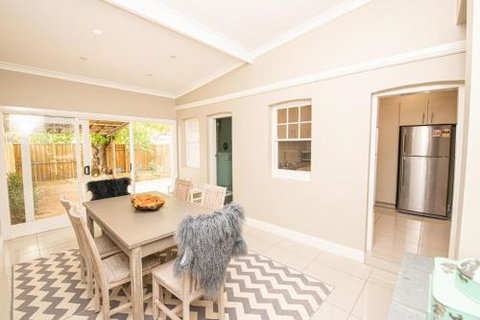 Heritage Bowen Terrace ?3 Bed 2 Bath Walk To CBD - Accommodation Yamba 5