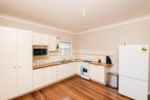 Kinross On Cox Sweet Neat & Simple + Wifi - Accommodation Yamba 1