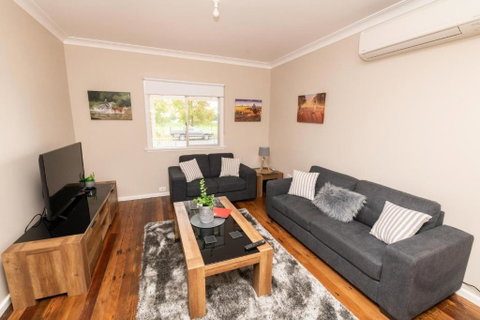 Kinross On Cox Sweet Neat & Simple + Wifi - Accommodation Yamba 5