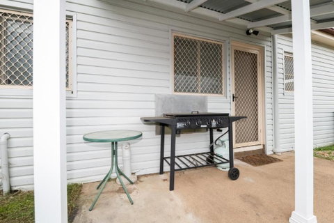 Kinross On Cox Sweet Neat & Simple + Wifi - Accommodation Yamba 2