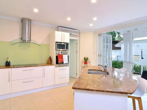 Walk To The Ocean In Five Minutes - Accommodation Yamba 4