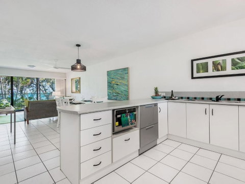 Absolute Beachfront - Accommodation Yamba 3