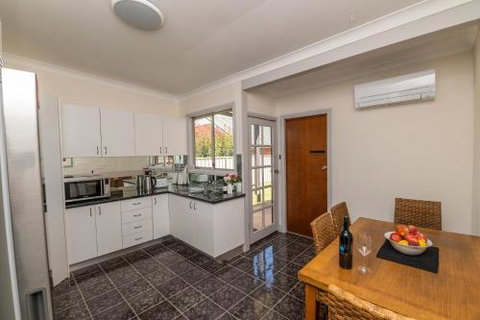 Edward Cottage ?Heritage Central Comfortable. - Accommodation Yamba 5