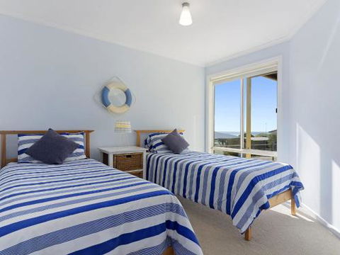 VALLEY VIEWS 10 Valley Heights Drive - Accommodation Yamba 6