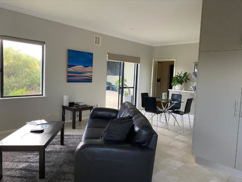 Studio Tramonto - Accommodation Yamba 6