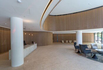 SCARLETT The Heart Of The Docklands + Pool + Gym + Car - Accommodation Yamba 2