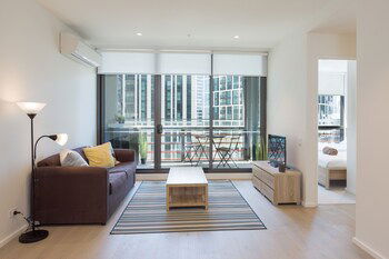 SCARLETT The Heart Of The Docklands + Pool + Gym + Car - Accommodation Yamba 4