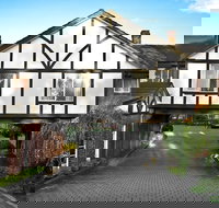 Elizabethan Lodge - Accommodation Yamba