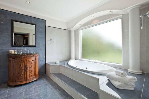 The Castle On Tamborine - Accommodation Yamba 6