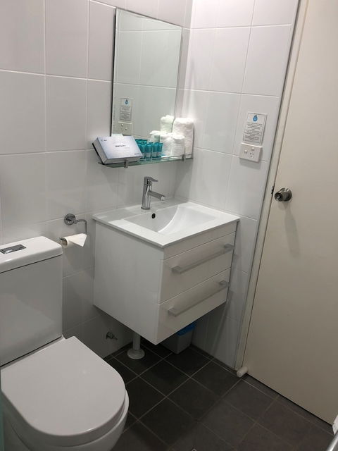 Huskisson Beach Motel - Accommodation Yamba 0