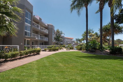 Markham Court - Accommodation Yamba 1
