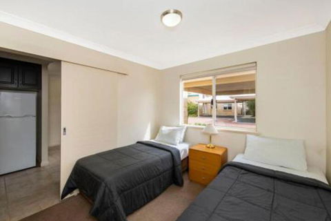 Lakeside Holiday Apartments - Accommodation Yamba 5