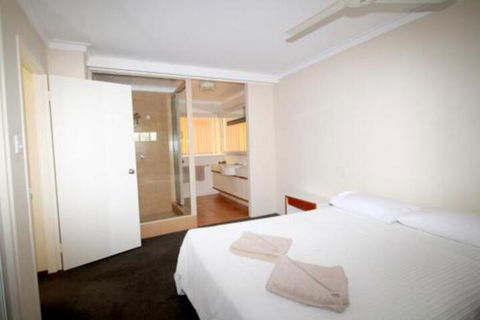 Lakeside Holiday Apartments - Accommodation Yamba 2