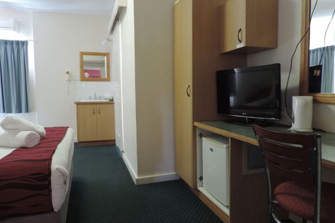 O'Shea's Royal Hotel - Accommodation Yamba 3